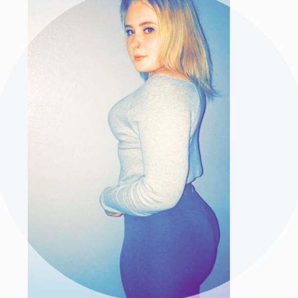 Meet your Posher, Michaela - Picture 1 of 1